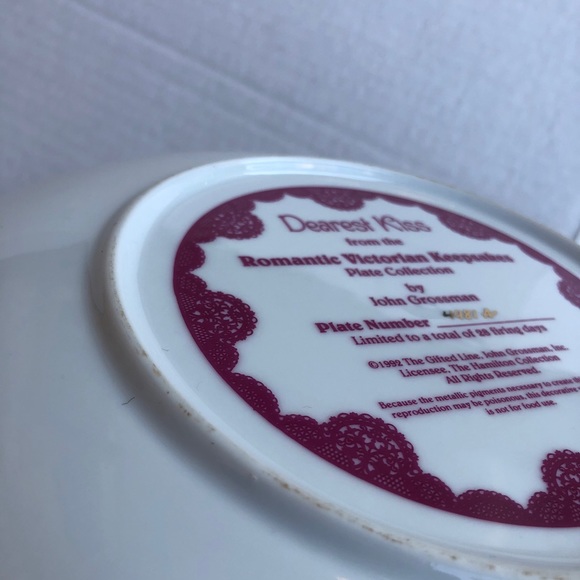 Victorian 1992 Dearest Kiss Collector's Wall Decor Art Plate - Picture 10 of 11